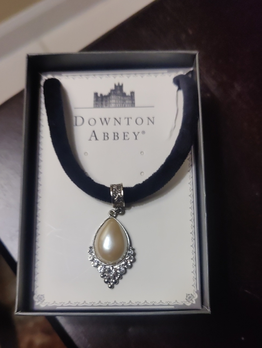 Downton Abbey Faux Pearl Teardrop Velvet Choker - Cream and Silver